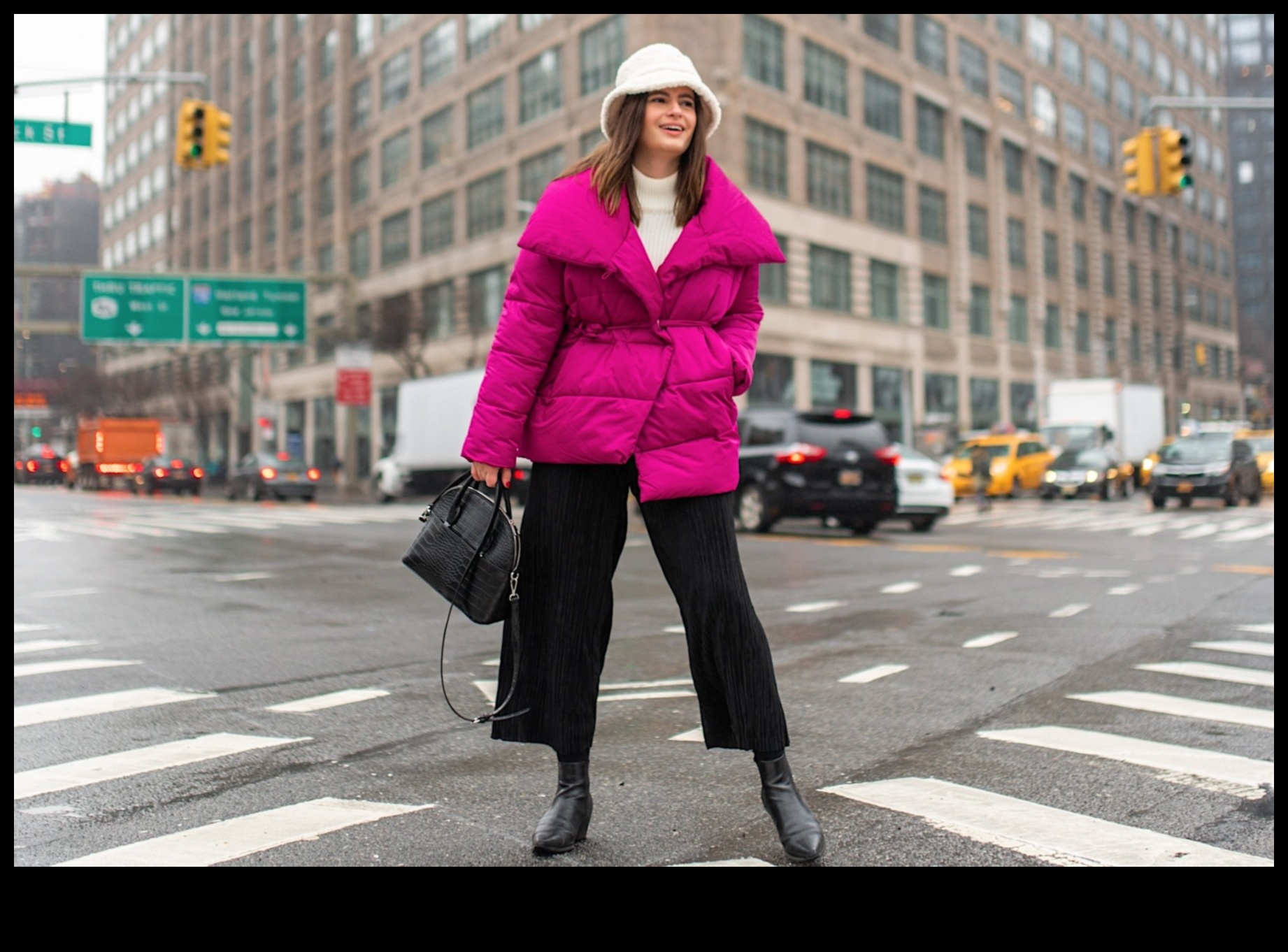 חורף גחמני: אלמנטים שובבים באופנה במזג אוויר קר