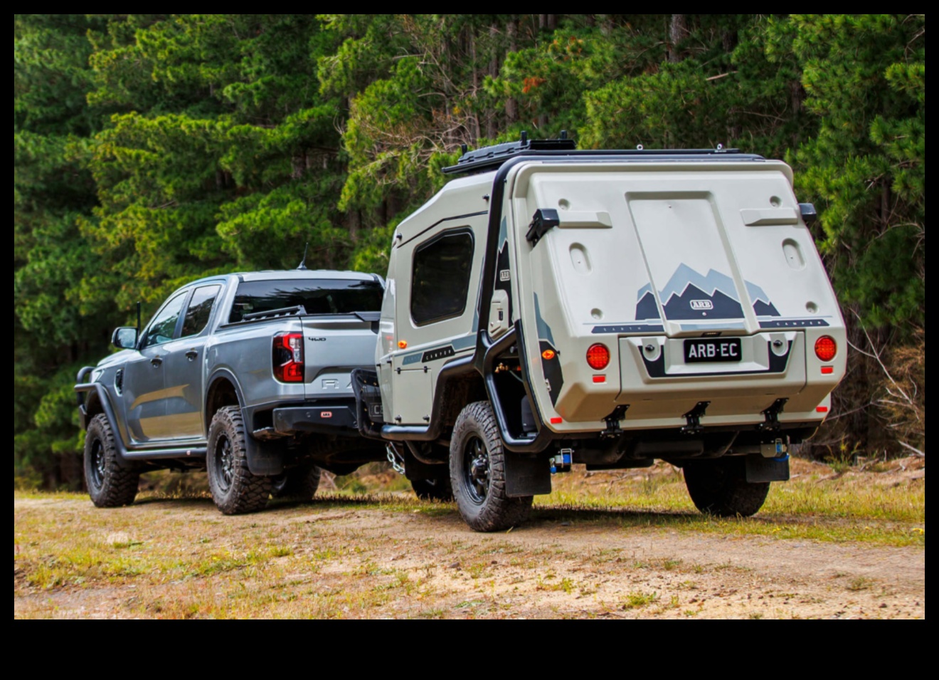מעבר לרשת: הרפתקאות שטח עם רכבי שטח חשמליים