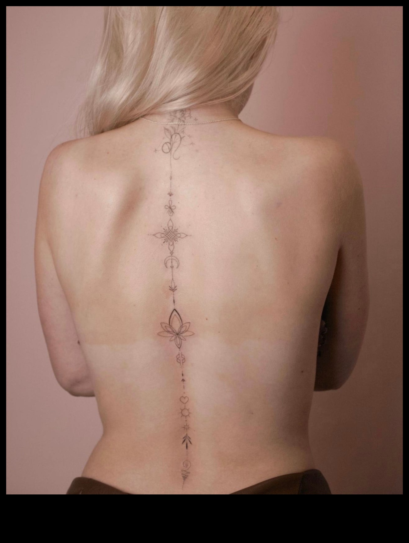 קנבס של עמוד השדרה קעקועים בגב כצורה של ביטוי עצמי 2 קנבס של עמוד השדרה: חקר אומנות קעקועים נועזים