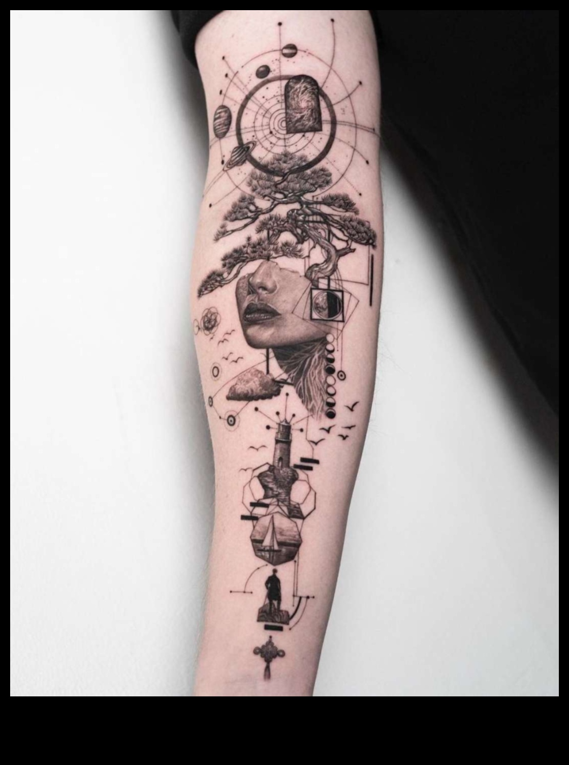 מעבר לגבולות: עיצובי קעקועים מגמתיים לחקור