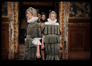 מסלול המלכות Revels: שולט העליון בעולם האופנה