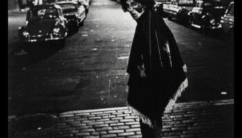 נואר לילה: מסתורין וצללים בצילום אורבני